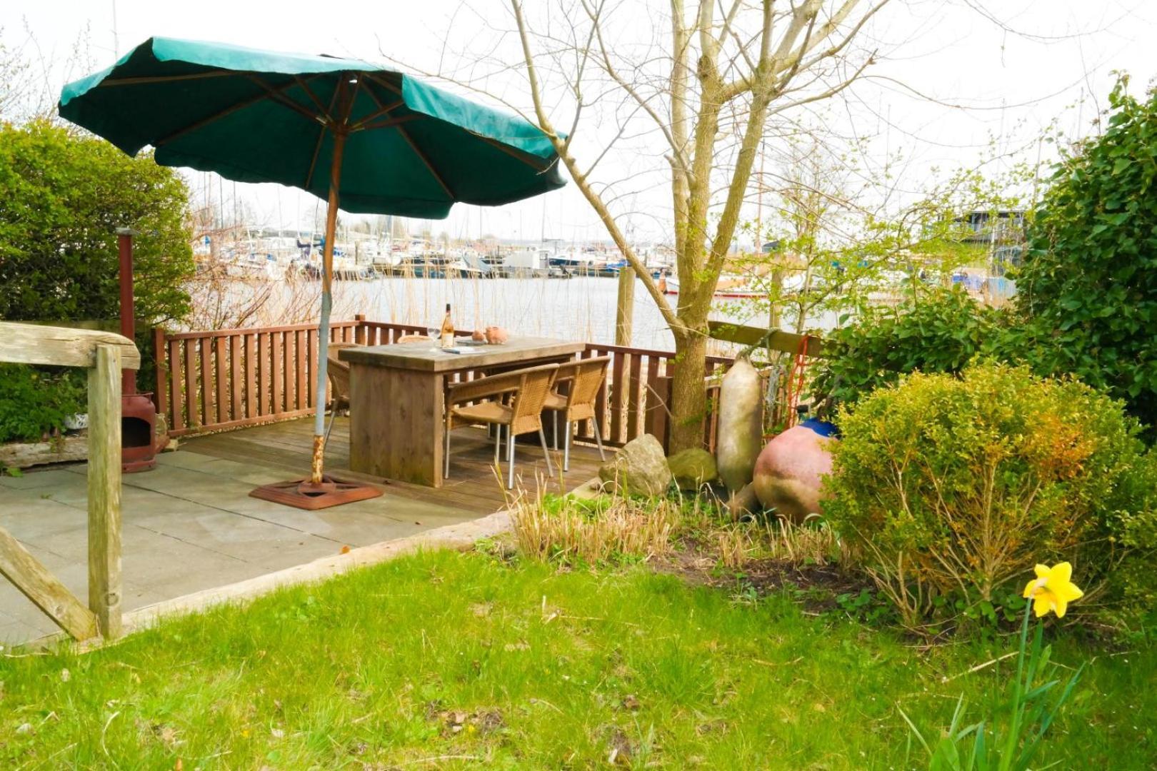 Bijzonder Chalet An Der Marina Met Sauna Anjum Esterno foto